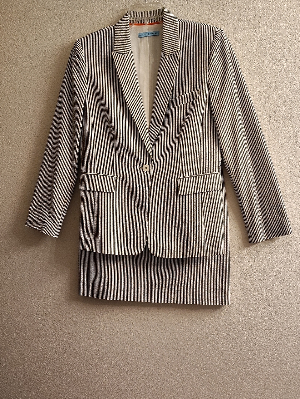 ANTONIO MELANI Women's Sz 12 Skirt Set Gray White Pinstripe Blazer & Skirt HMBC